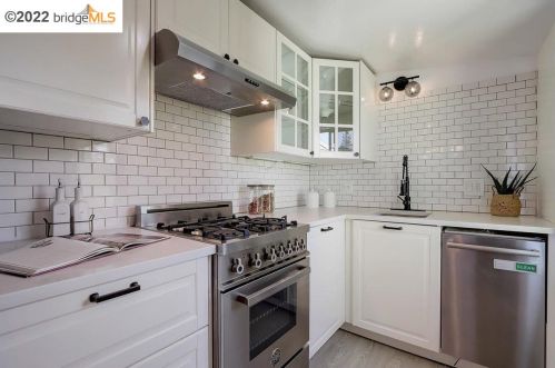 3963 Altamont Ave, Oakland CA 94605-2602 exterior