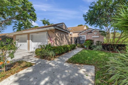 8255 Springlake Dr, Boca Raton, FL 33496-5163
