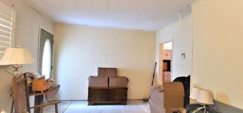 1114 2nd St, Fayette City, PA 15438-1032