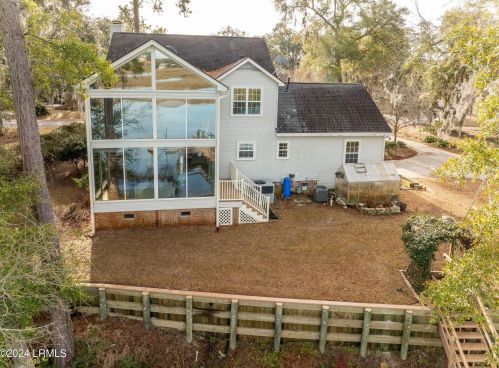 1089 Otter Cir, Beaufort SC  29902-5861 exterior