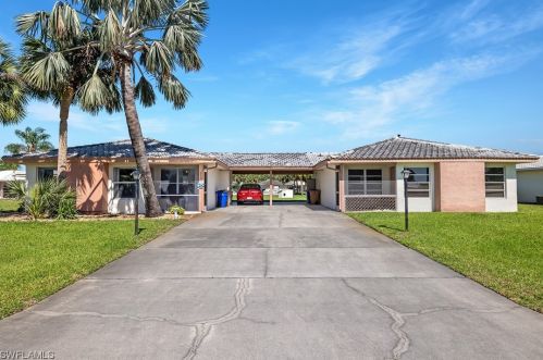 210 Oakmont Pkwy, Lehigh Acres, FL 33936-5835