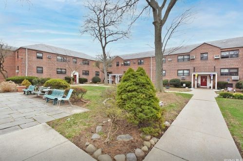 7920 155th Ave, Jamaica, NY 11414-1764