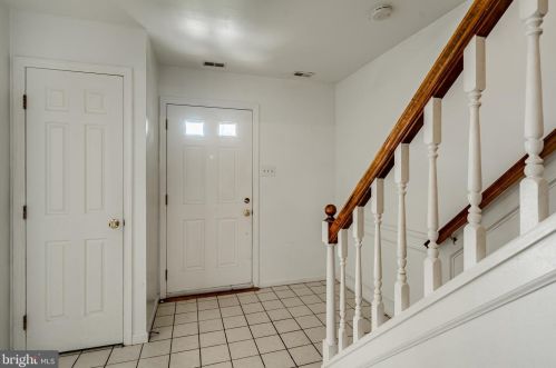132 Pinecrest Ln, Norristown, PA 19406-2368