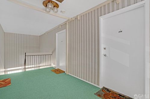 326 Sharon Garden Ct, Woodbridge NJ  07095-4313 exterior