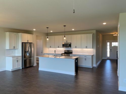611 Spur Rd, Slinger, WI 53086-9293