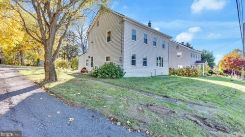 1509 Trindle Rd, Carlisle PA  17015-9713 exterior