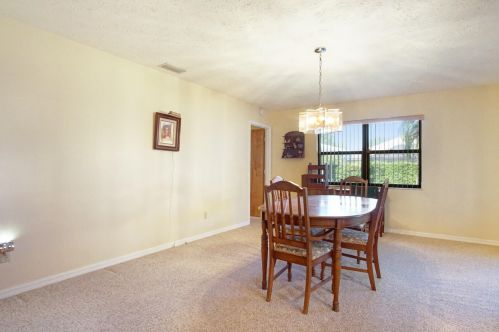 2549 Victory Ave, Fort Pierce, FL 34952-6776
