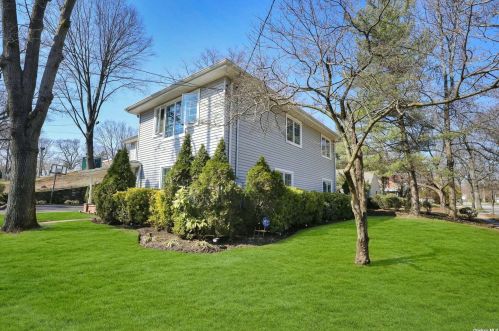 85 Baker Hill Rd, Great Neck, NY 11023-1510