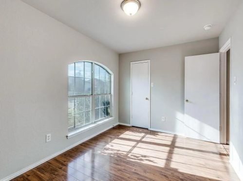 1012 Andrew St, Burleson TX  76028-8116 exterior