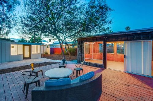 5027 Glasgow Dr, San Diego CA 92117-1037 exterior