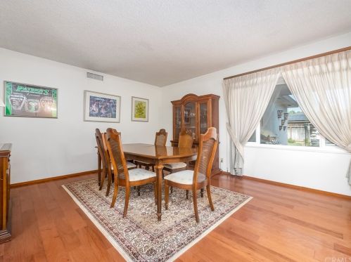 6422 Flora Ave, Fresno, CA 93710-4104