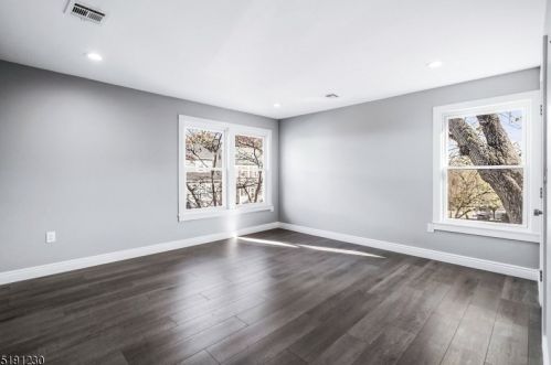 22 Ward Pl, Montclair NJ  07042-3106 exterior