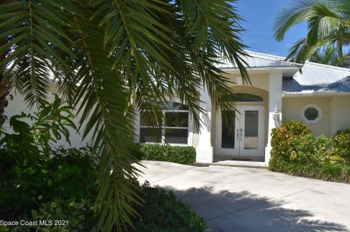 1095 54th Ave, Vero Beach, FL 32966-4719