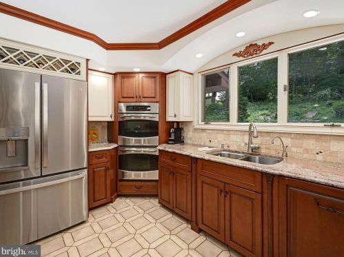 1716 Old Welsh Rd, Huntingdon Valley PA  19006-5838 exterior