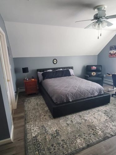 8 Canter Ct, Nashua NH  03063-2929 exterior