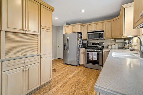 1049 Lakemont Dr, Bridgeville PA  15017-1264 exterior