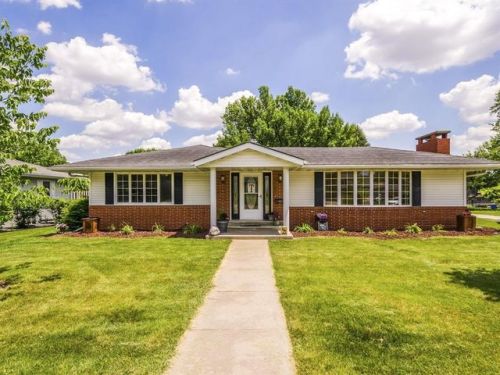 406 2nd Ave, Keystone, IA 52249-9705