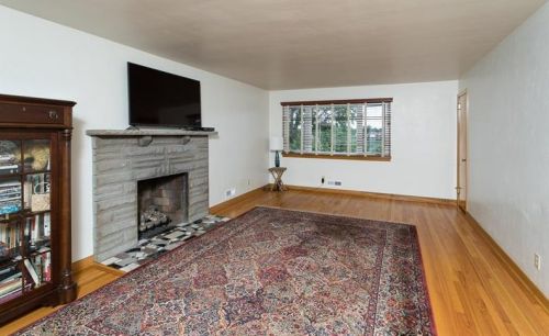 2140 Groveland St, Pittsburgh, PA 15234-2945