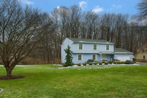 45 Valhalla Dr, New Castle, PA 16105-1034