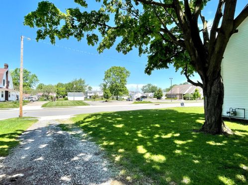 1023 Washington Ave, Washington Court House OH  43160-2057 exterior