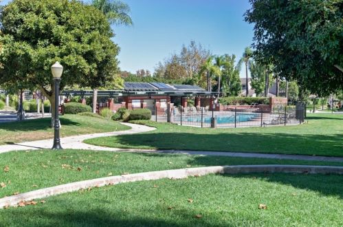 24 Westport, Manhattan Beach CA  90266-7227 exterior