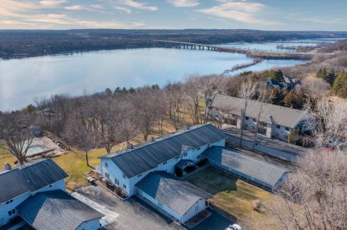 1820 River Ridge Rd, Hudson, WI 54016-2297