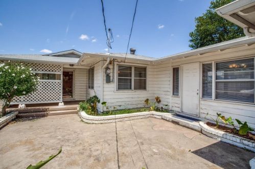 1710 Elmwood Blvd, Dallas TX  75224-1003 exterior