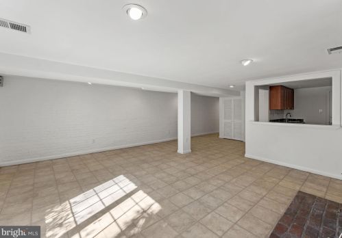 916 Capitol St, Washington DC 20003-1533 exterior