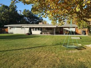 5120 Sylvester St, Pasco, WA 99301-2466