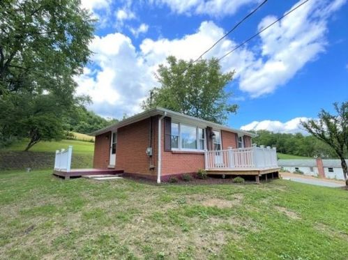867 County Rd, Saltsburg PA  15681-1470 exterior