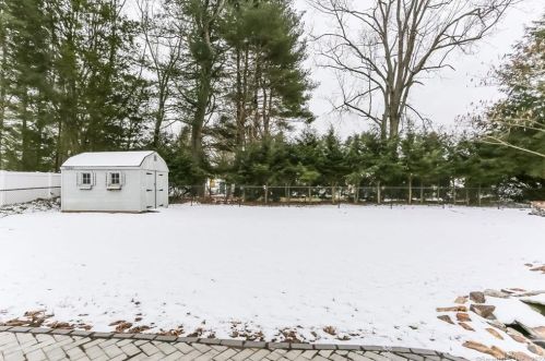 54 Woodbridge Rd, Glastonbury CT  06033-2925 exterior