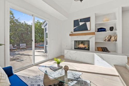 24370 Mornington Dr, Santa Clarita CA  91355-2037 exterior