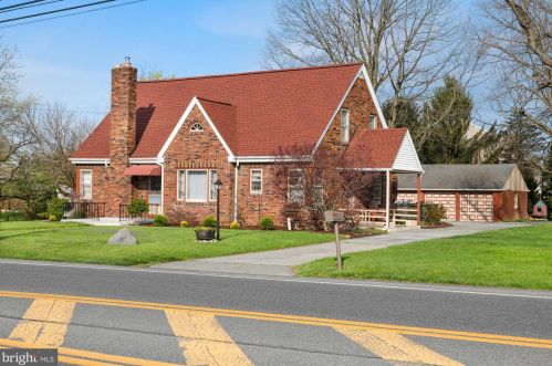 241 Reading Rd, Ephrata, PA 17522-1849