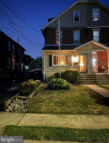15 Wells Ave, Manor, PA 19036-1303