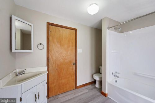 3728 Norwood Ave, Downingtown PA  19335-2048 exterior