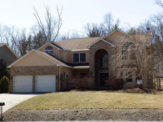 3209 Goldenrod Rd, Stroudsburg, PA 18360-7530