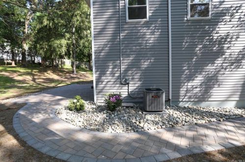 64 Green Rd, West Nyack NY  10994-2602 exterior