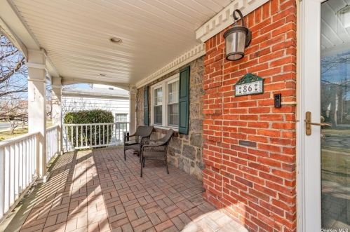 86 Aberdeen Rd, New Hyde Park, NY 11040-2137