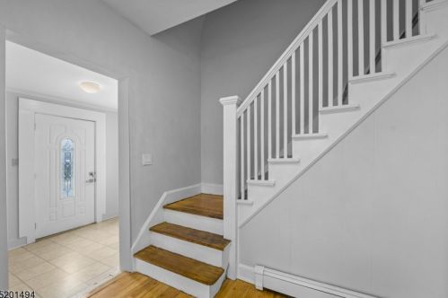 40 Ryle Park Ave, West Paterson, NJ 07424-2528