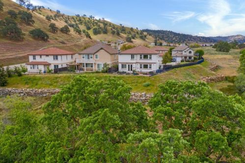 9023 Tee Box Ct, Grayson, CA 95363-8907