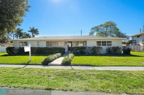 214 5th St, Dania Beach FL  33004-4144 exterior