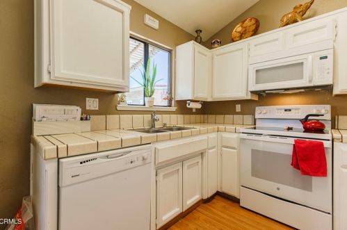 8812 Andrieu Ct, Bakersfield CA 93311-1283 exterior