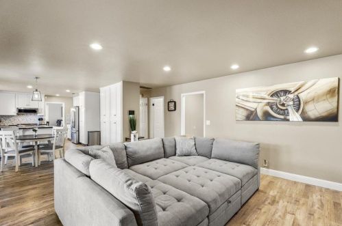 1900 Foxtail Ct, Turlock CA  95382-2890 exterior