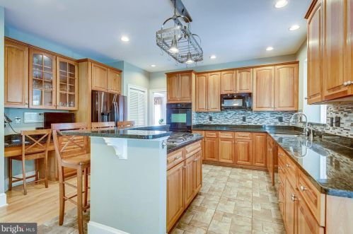 12664 Crabtree Falls Dr, Bristow VA  20136-2161 exterior