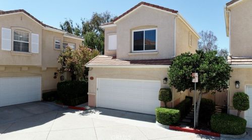 27867 Crown Court Cir, Santa Clarita, CA 91354-1417