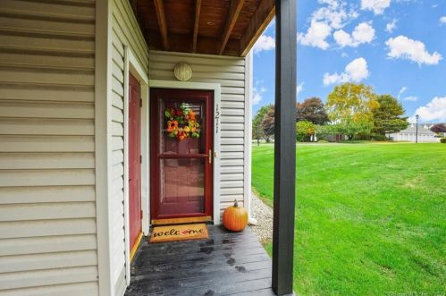 1211 Windward Rd, Milford CT  06461-1764 exterior