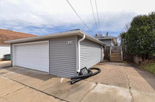 933 101, Milwaukee WI 53214-2513 exterior