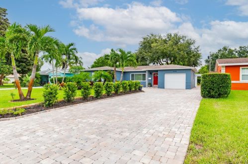 5838 5th St, Saint Petersburg, FL 33705-5504