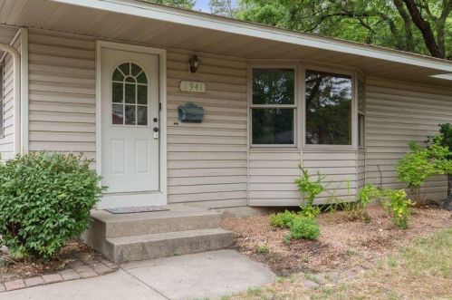 6941 Douglas Dr, Minneapolis, MN 55429-1038