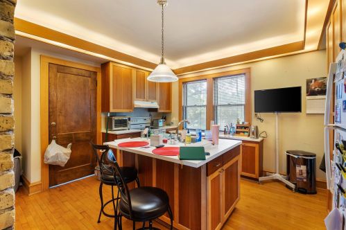 3000 Murray Ave, Milwaukee WI 53211-3205 exterior